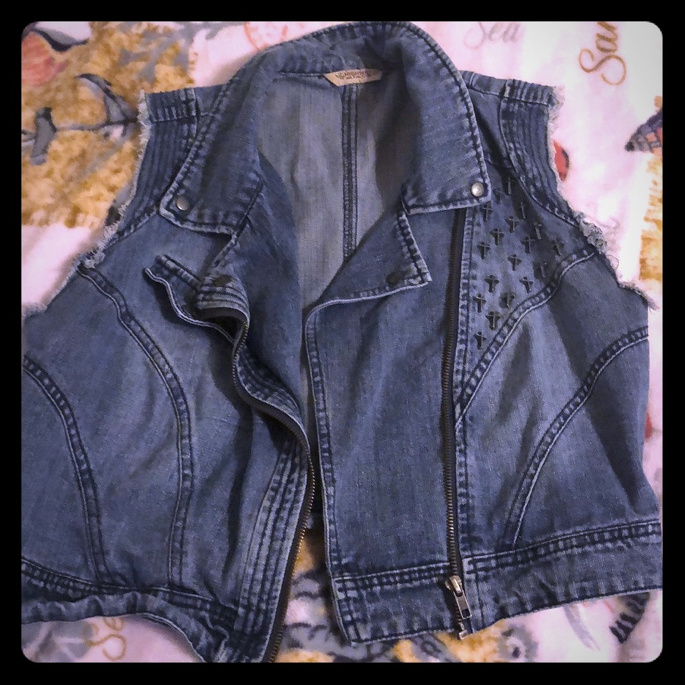 Cropped denim vest